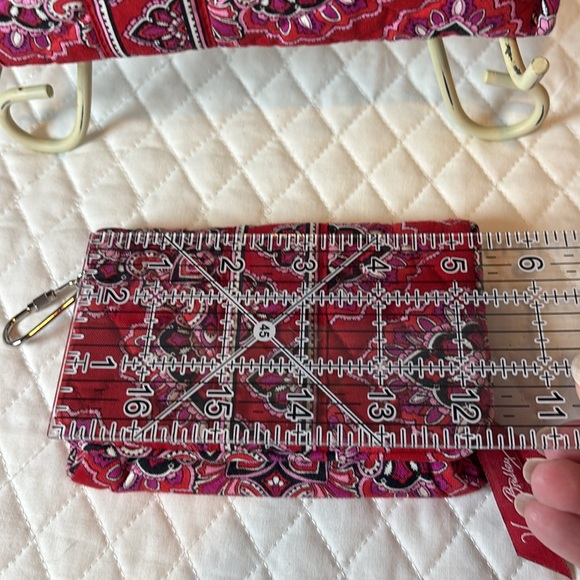 VERA BRADLEY Compact Taxi
Wallet Frankly Scarlet Kisslock and Eyeglass Case - Picture 8 of 10